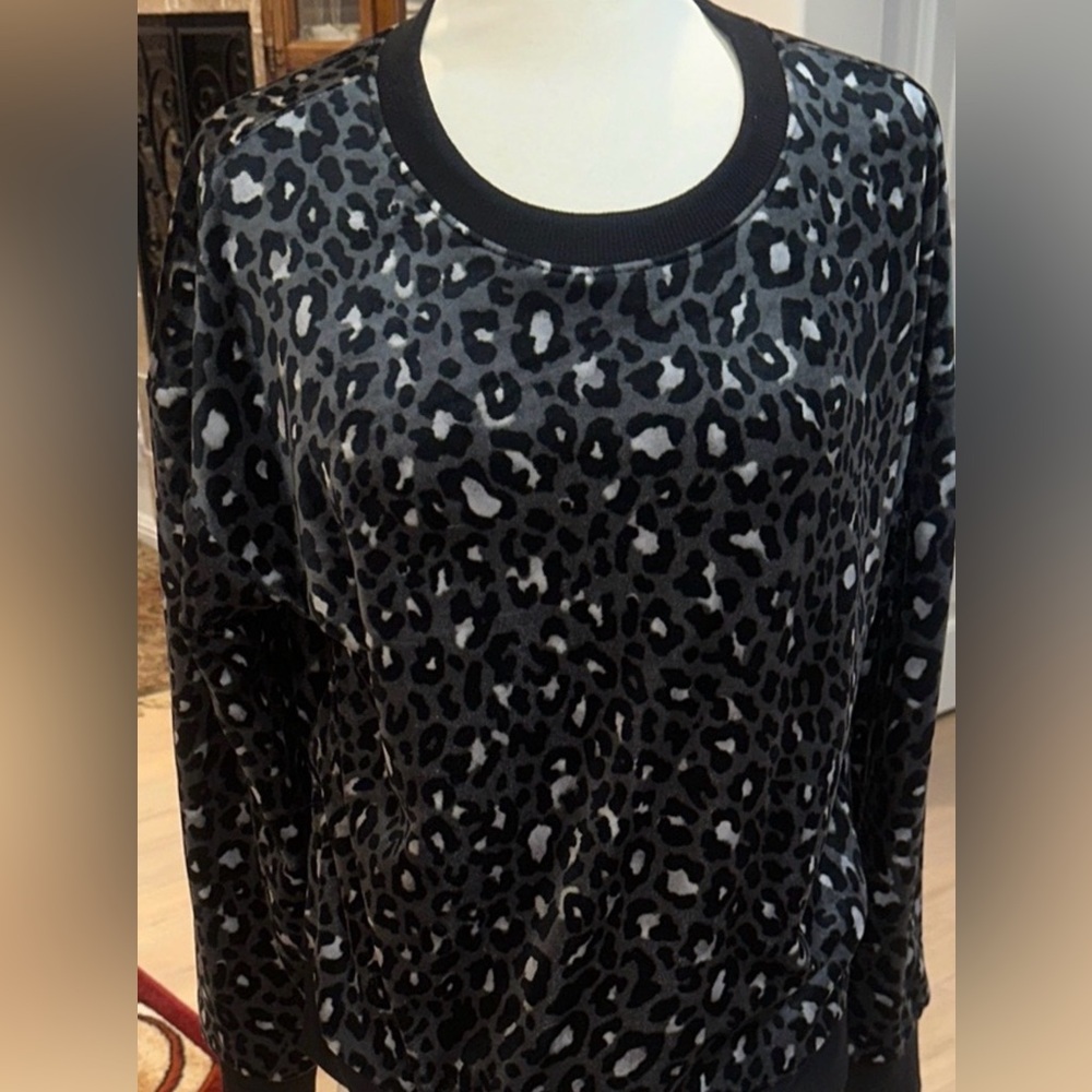 Donna Karan Black and Gray Animal Print Sweater